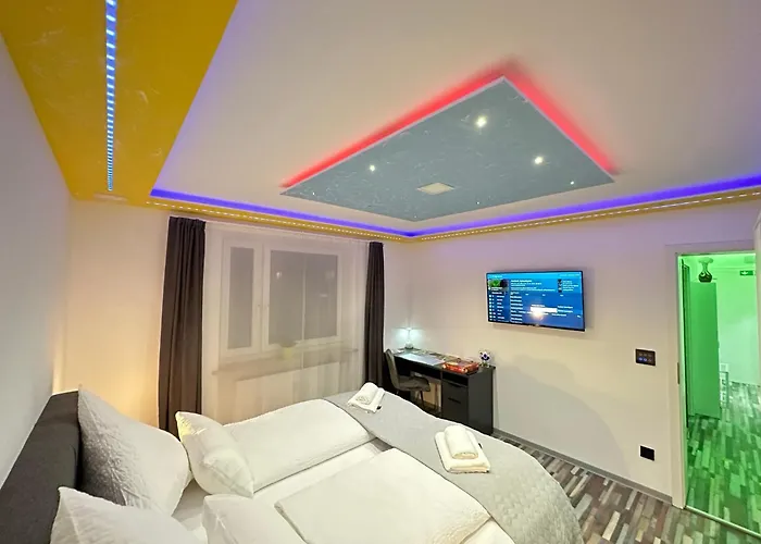 Modern Apartments Neuburg P - Top - 2 Zimmer, Komfort, Balkon, Wi-Fi, Smart Tv, Grosse Dusche, Kueche