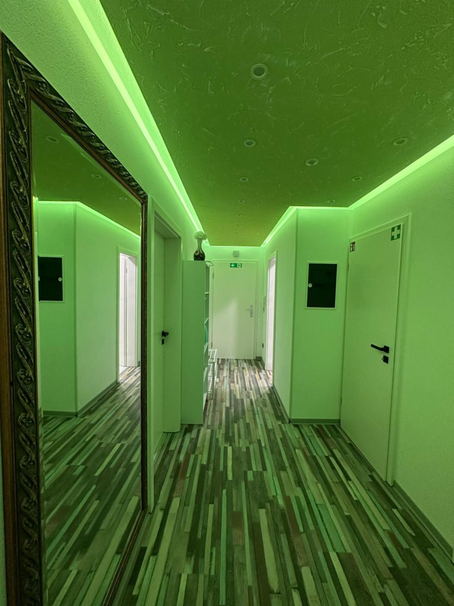 Modern Neuburg P - - 2 Zimmer, Komfort, Balkon, Wi-fi, Smart Tv, Grosse Dusche, Kueche Apartment *