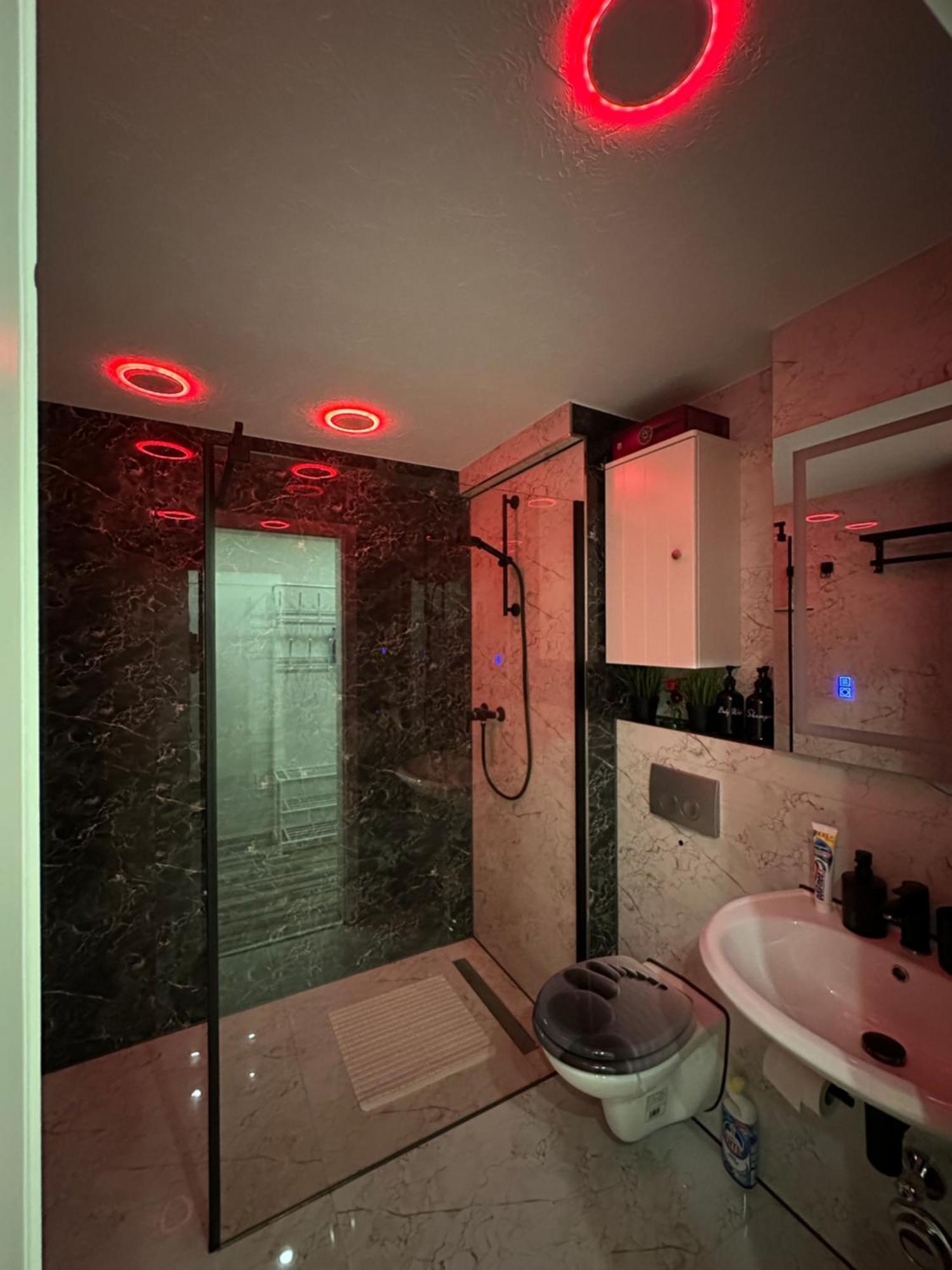 Apartment Modern Neuburg P - - 2 Zimmer, Komfort, Balkon, Wi-fi, Smart Tv, Grosse Dusche, Kueche Neuburg an Der Donau