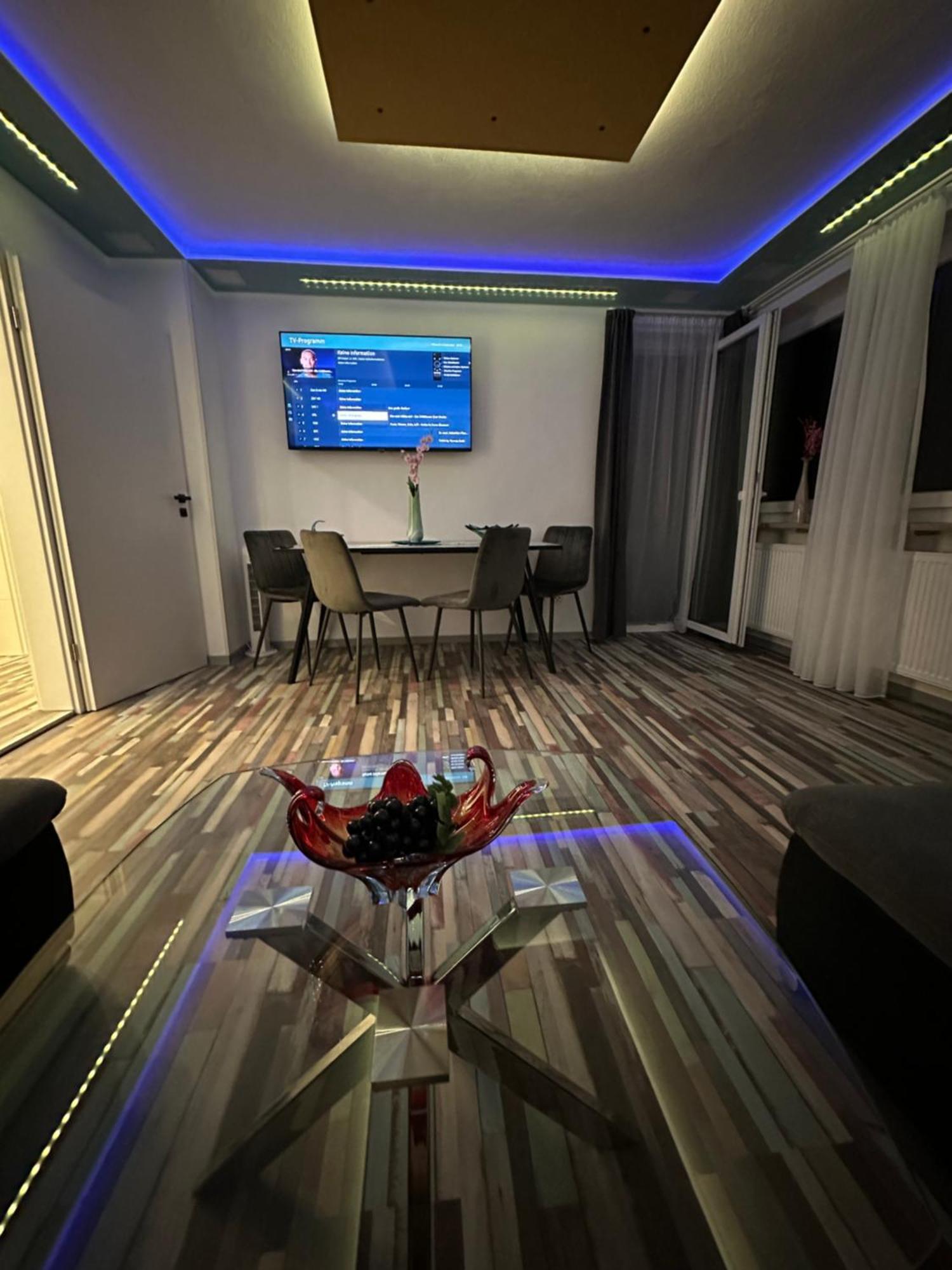 Apartment Modern Neuburg P - - 2 Zimmer, Komfort, Balkon, Wi-fi, Smart Tv, Grosse Dusche, Kueche