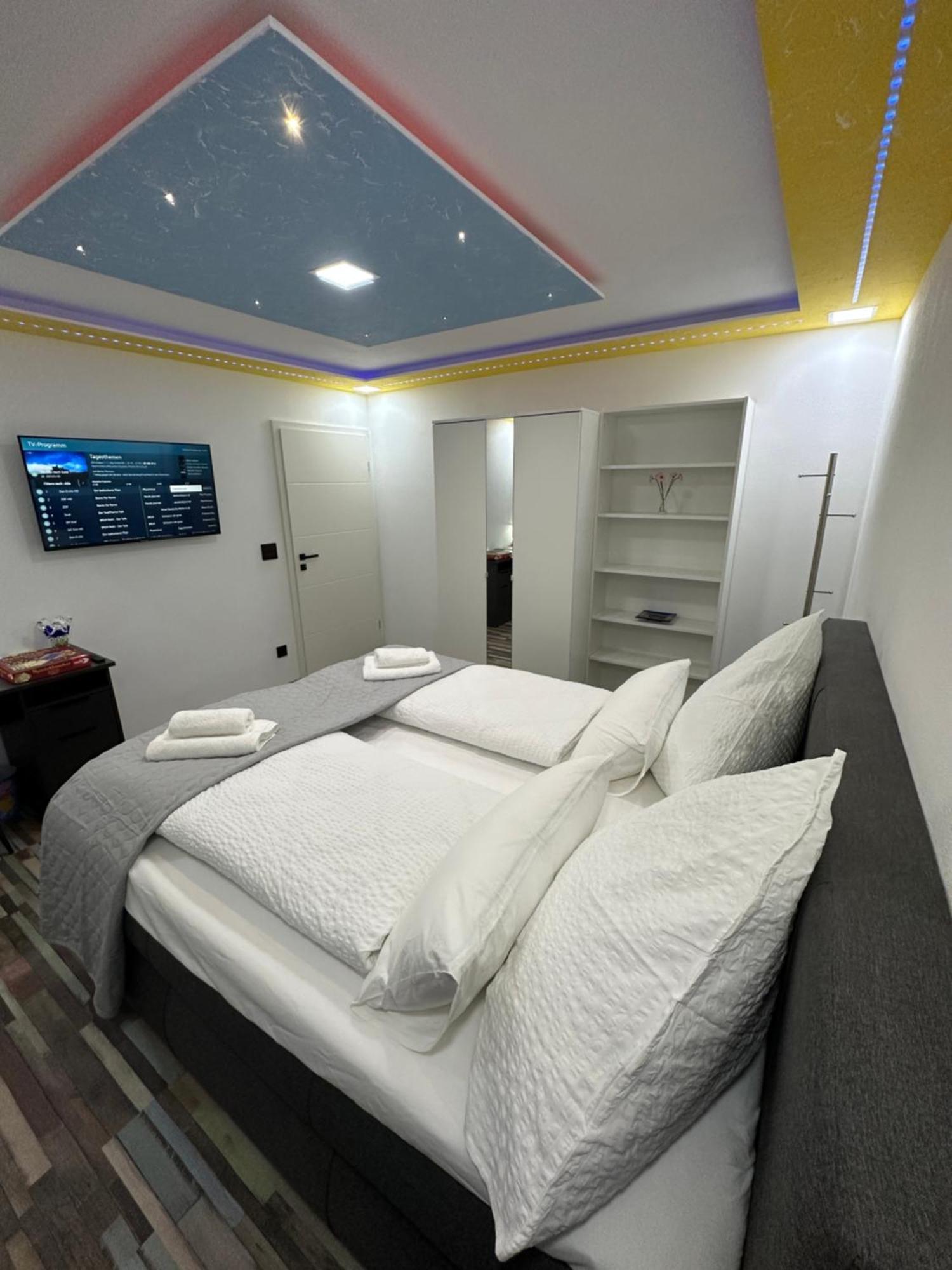 Apartment Modern Neuburg P - - 2 Zimmer, Komfort, Balkon, Wi-fi, Smart Tv, Grosse Dusche, Kueche *