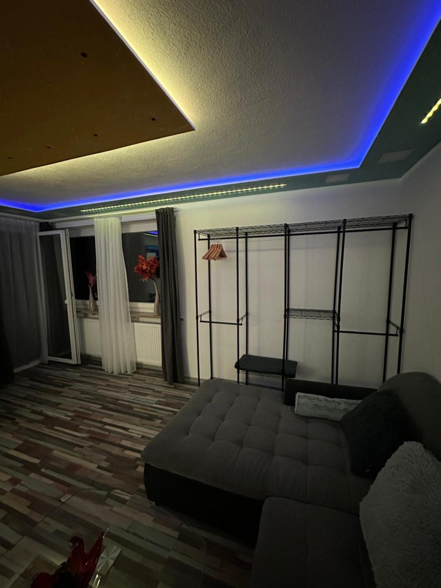 Modern Neuburg P - - 2 Zimmer, Komfort, Balkon, Wi-fi, Smart Tv, Grosse Dusche, Kueche Neuburg an Der Donau