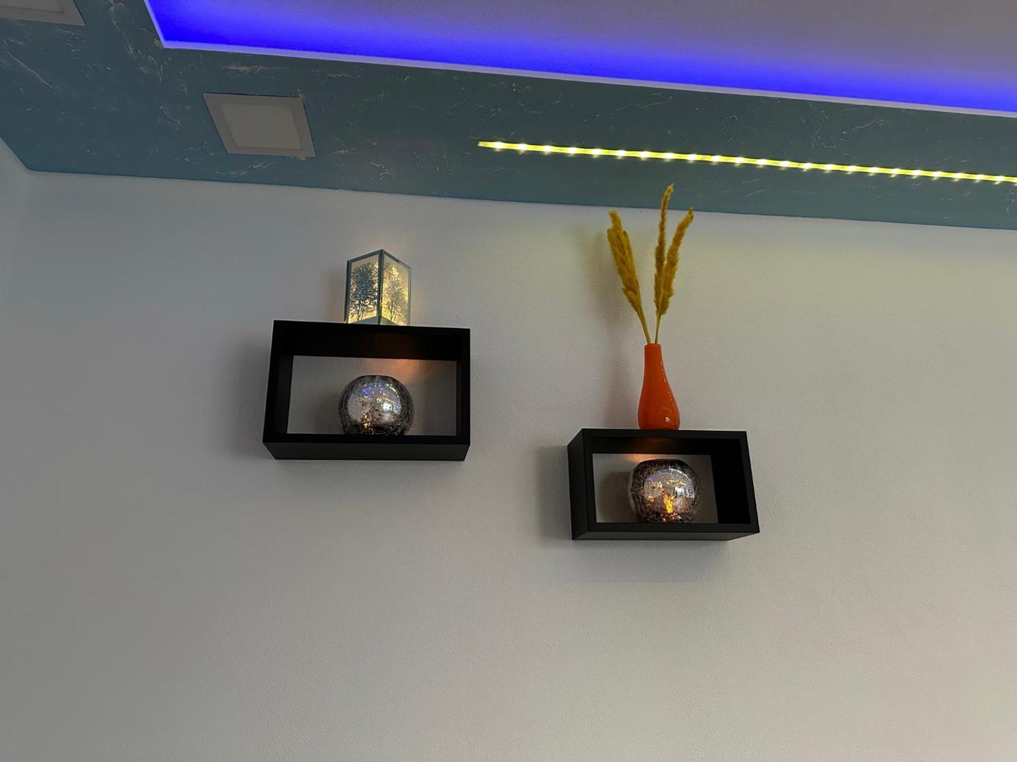 Modern Neuburg P - - 2 Zimmer, Komfort, Balkon, Wi-fi, Smart Tv, Grosse Dusche, Kueche *