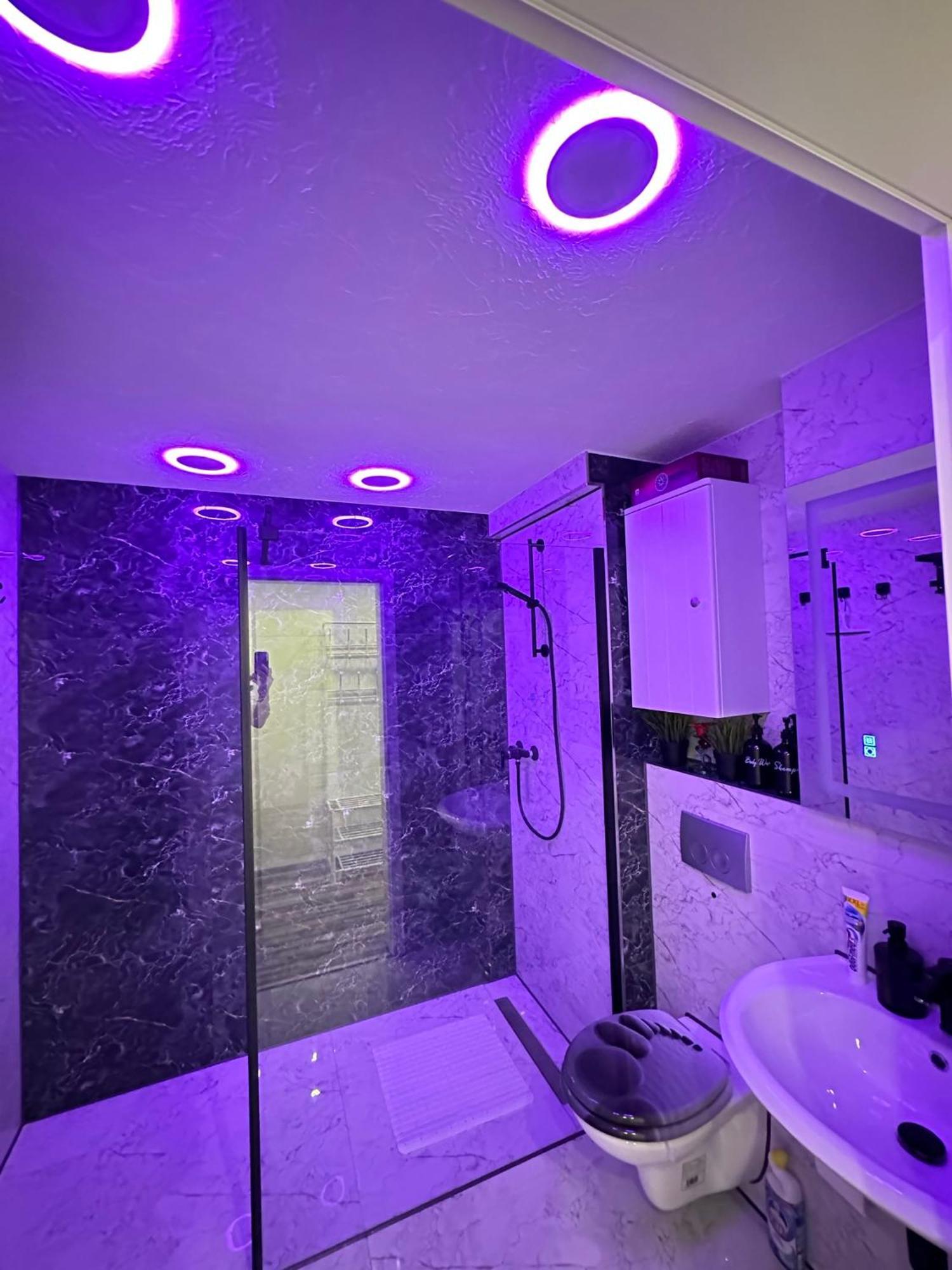 Modern Neuburg P - - 2 Zimmer, Komfort, Balkon, Wi-fi, Smart Tv, Grosse Dusche, Kueche Apartment Neuburg an Der Donau