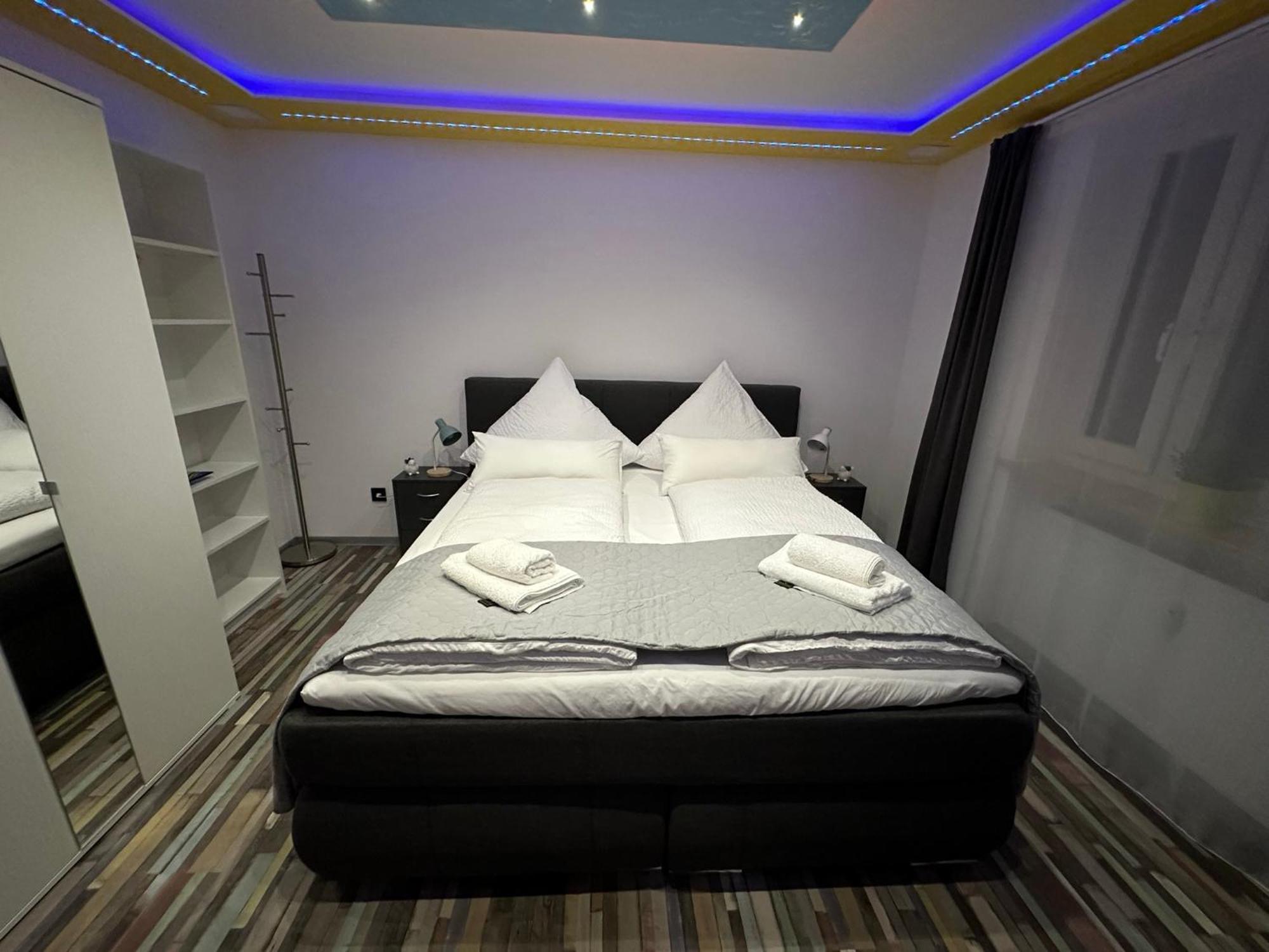 Apartment Modern Neuburg P - - 2 Zimmer, Komfort, Balkon, Wi-fi, Smart Tv, Grosse Dusche, Kueche